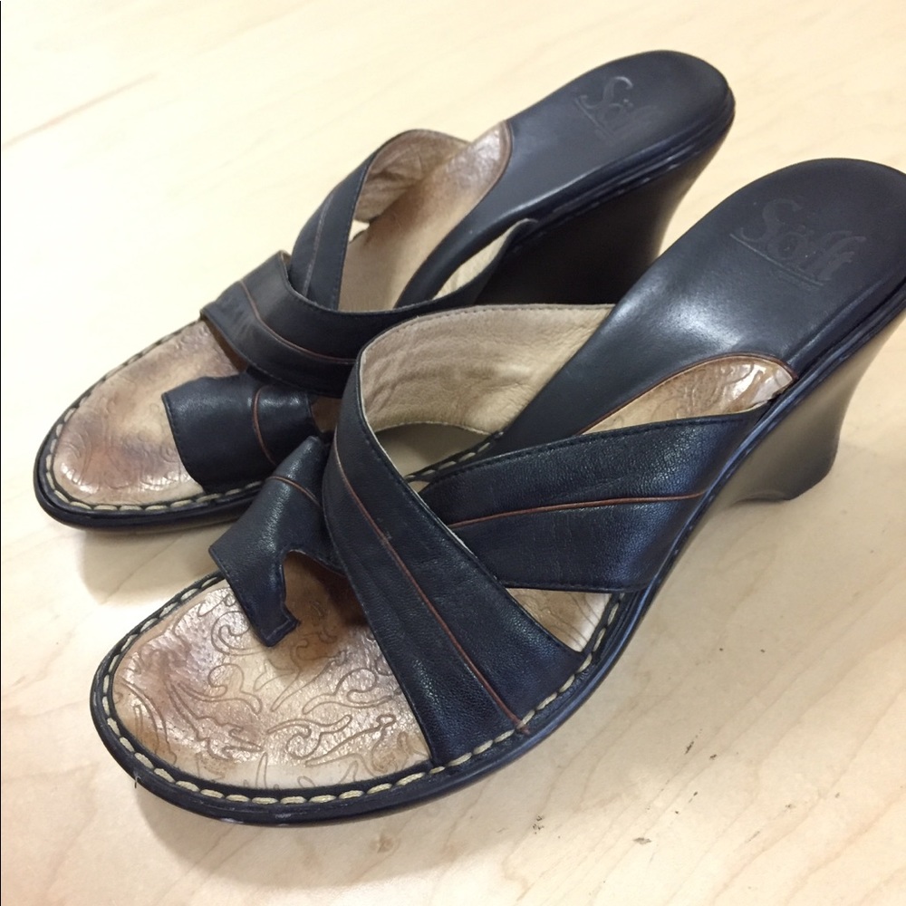 Sofft slingback leather sandals. Size 9